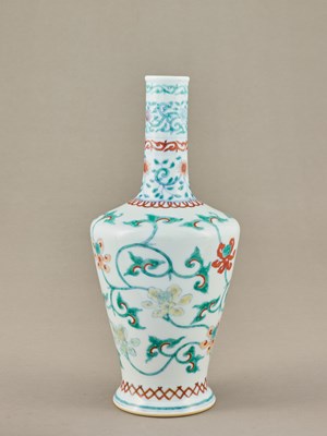 Lot 73 - YoDOUCAI LONG-NECKED VASE WITH FLORAL SCROLLS, YONGZHENG SIX-CHARACTER MARK