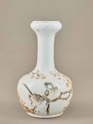 Lot 54 - QIANJIANGCAI GARLIC-HEAD VASE WITH PRUNUS BLOSSOMS, BIRDS AND INSCRIPTION, LATE QING DYNASTY