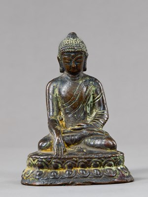 Lot 202 - SEATED BRONZE FIGURE OF SHAKYAMUNI BUDDHA IN BHUMISPARSA MUDRA, CHINA, QING DYNASTY (1644–1911)