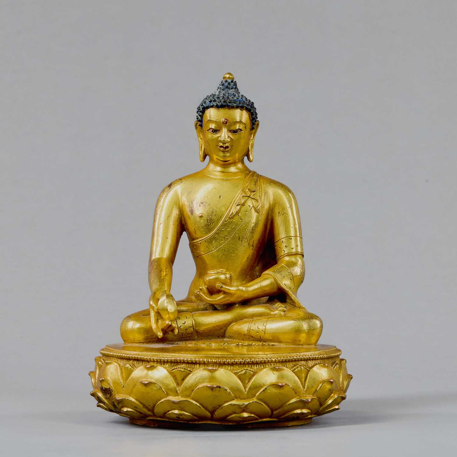 Lot 62 - MEDICINE BUDDHA (BHAISAJYAGURU), MONGOLIA, ZANABAZAR SCHOOL, 18TH CENTURY