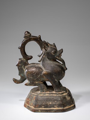 Lot 81 - LARGE OPIUM WEIGHT