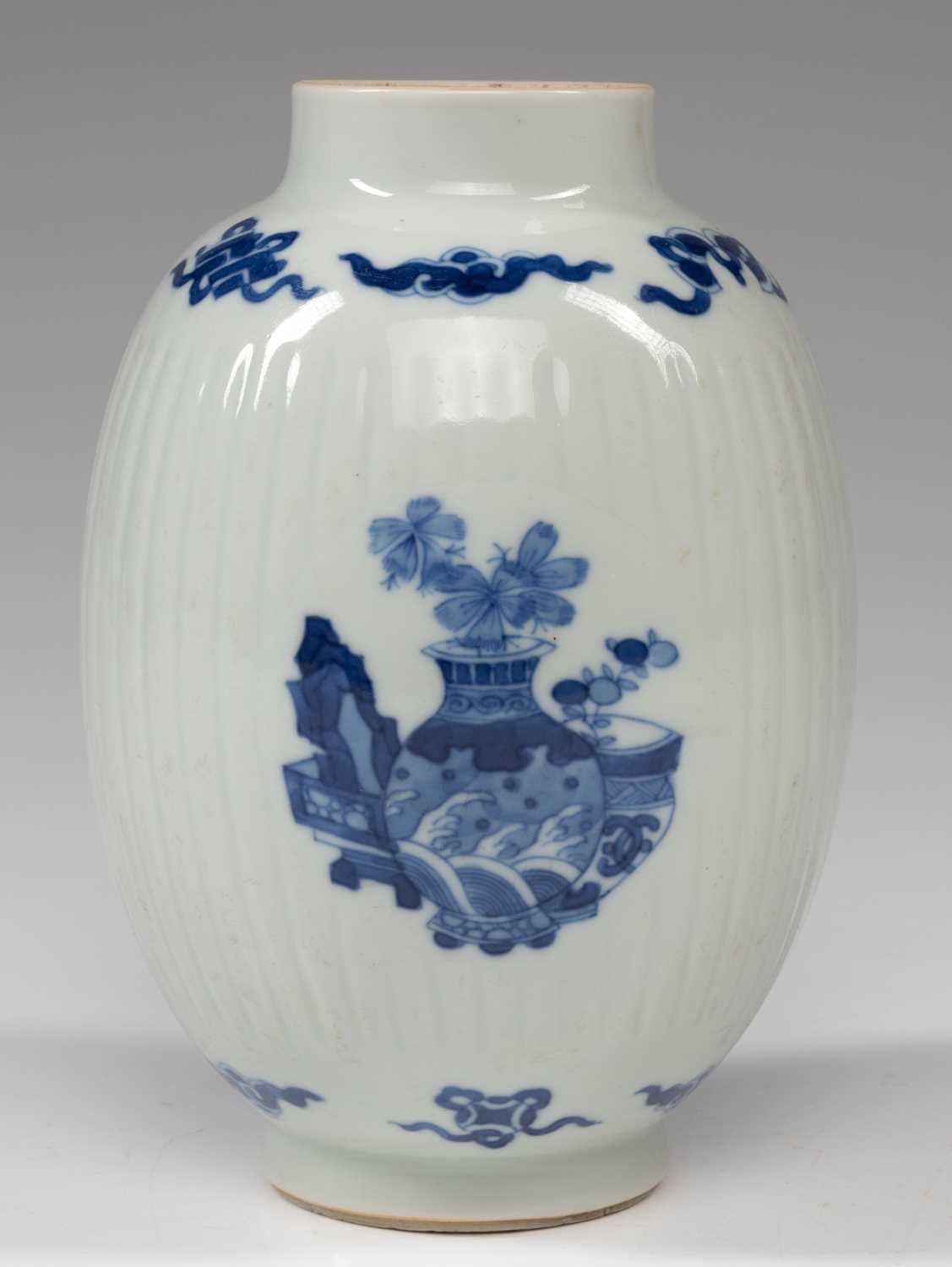 Lot 85 - BLUE AND WHITE VASE
