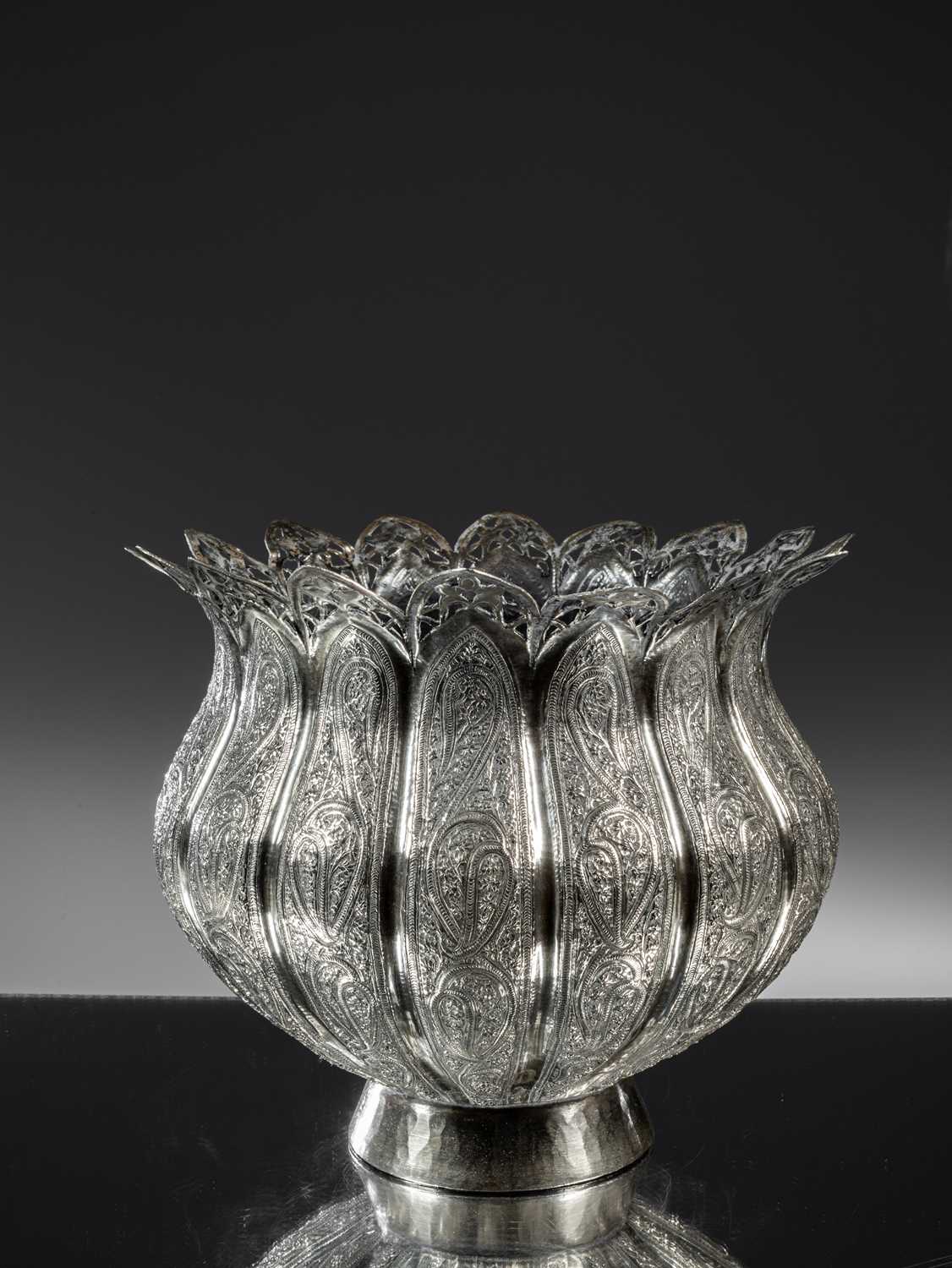 Lot 65 - SILVER BOWL