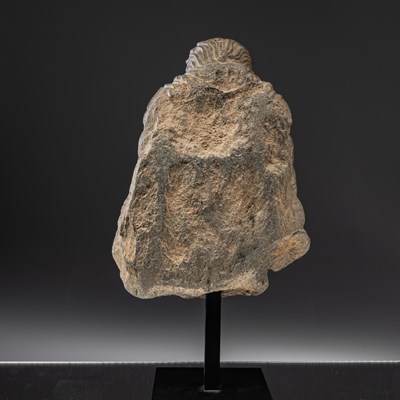 Lot 24 - HEAD OF A BUDDHA