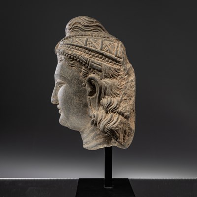 Lot 24 - HEAD OF A BUDDHA