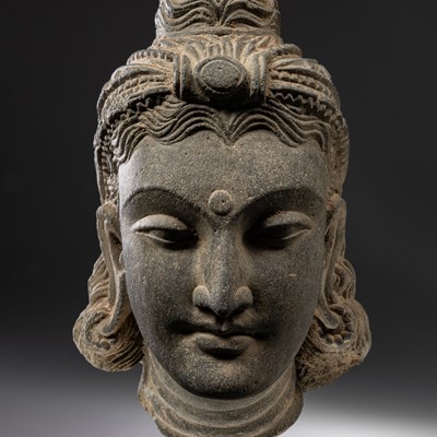 Lot 24 - HEAD OF A BUDDHA