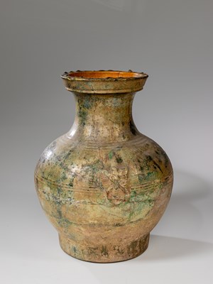 Lot 70 - (R) HU TYPE VASE