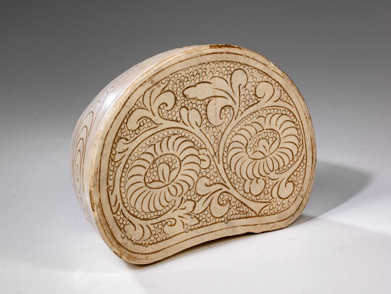 Lot 22 - (R) CIZHOU PILLOW