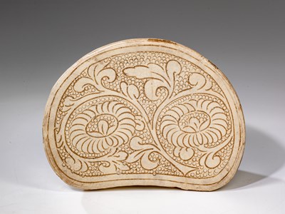 Lot 22 - (R) CIZHOU PILLOW