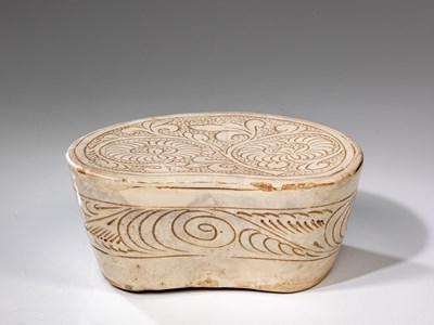 Lot 22 - (R) CIZHOU PILLOW