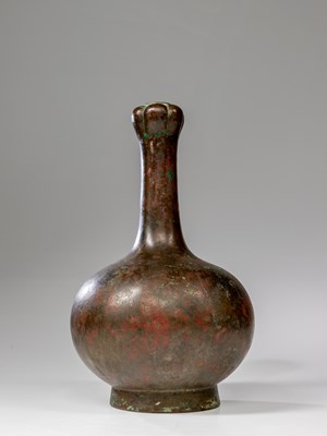 Lot 335 - (R) GARLIC HEAD BRONZE VASE
