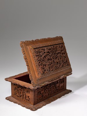 Lot 12 - (R) SANDALWOOD BOX