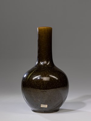 Lot 36 - (R) Brown bulbous long neck vase