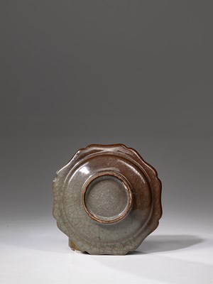 Lot 77 - LONG QUAN KILN PORCELAIN PLATE