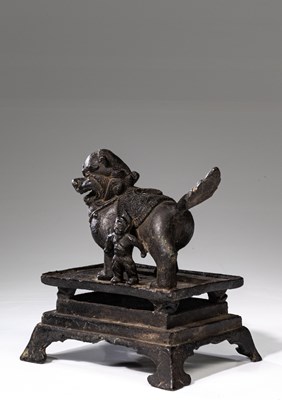 Lot 52 - INCENSE BURNER IN LION SHAPE