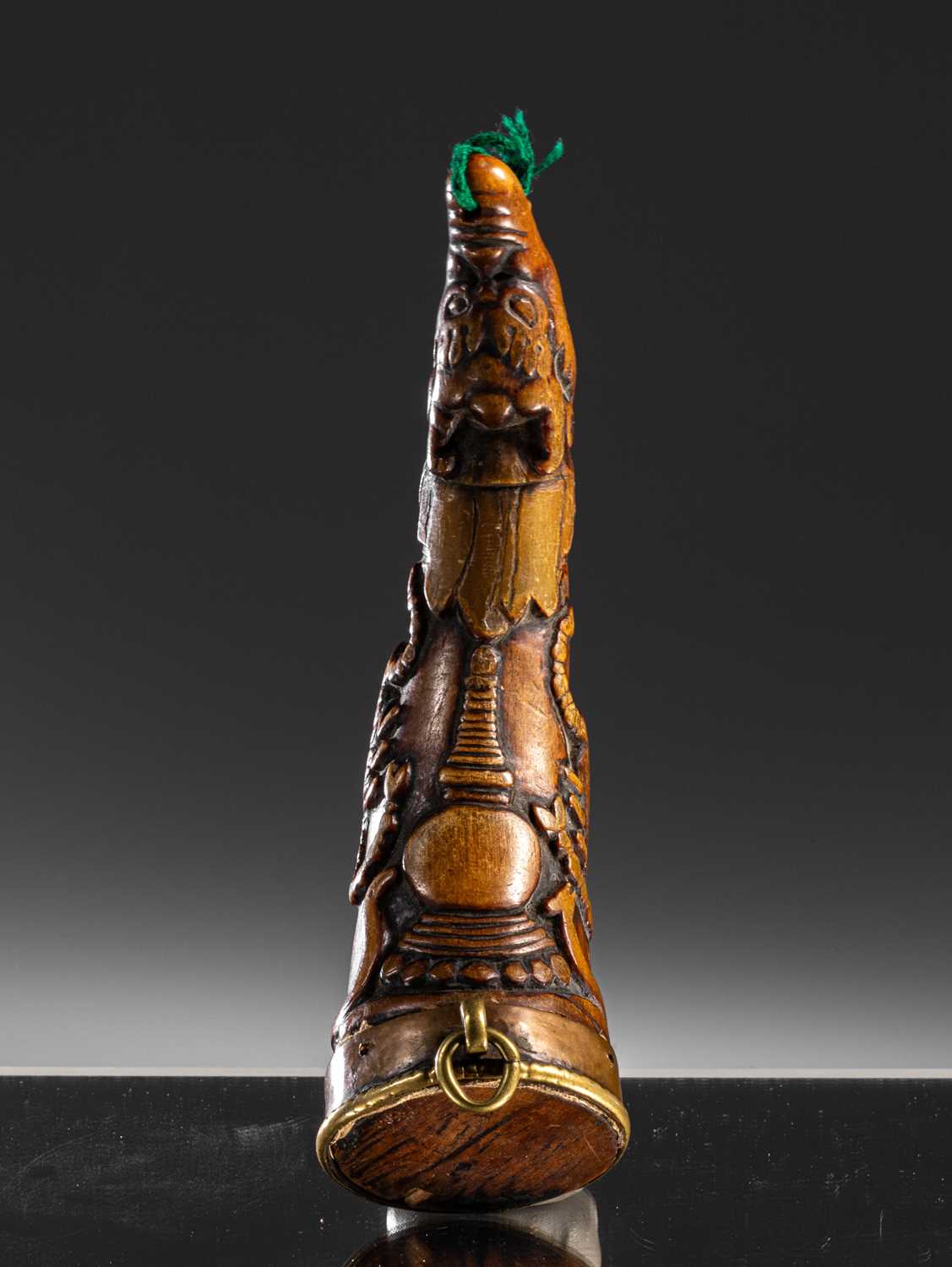 Lot 54 - POWDER HORN