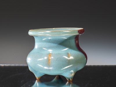 Lot 27 - PURPLE SPLASHED JUN-WARE TRIPOD INCENSE CENSER