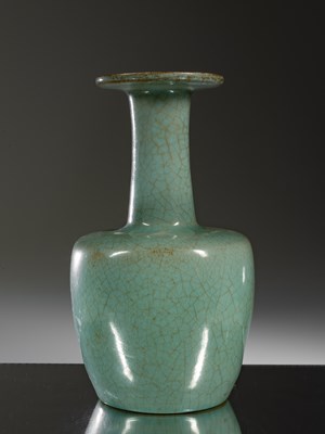 Lot 62 - A LONGQUAN CELADON MALLET-SHAPED VASE