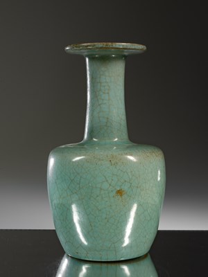 Lot 62 - A LONGQUAN CELADON MALLET-SHAPED VASE