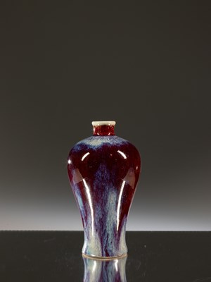 Lot 217 - MEI PING VASE