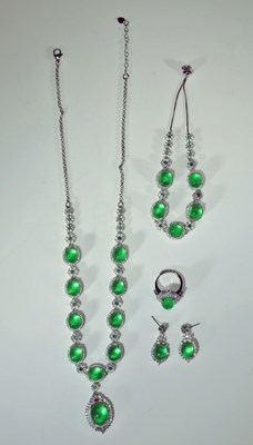 Lot 74 - SET OF JADE JEWELLERY